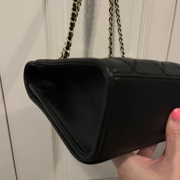 Tory Burch Black Quilted Shoulder Bag - Picture 5 of 7